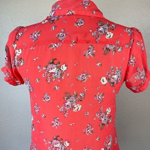 Rue 21 Short Sleeve Button Down Floral Top - Picture 5 of 6